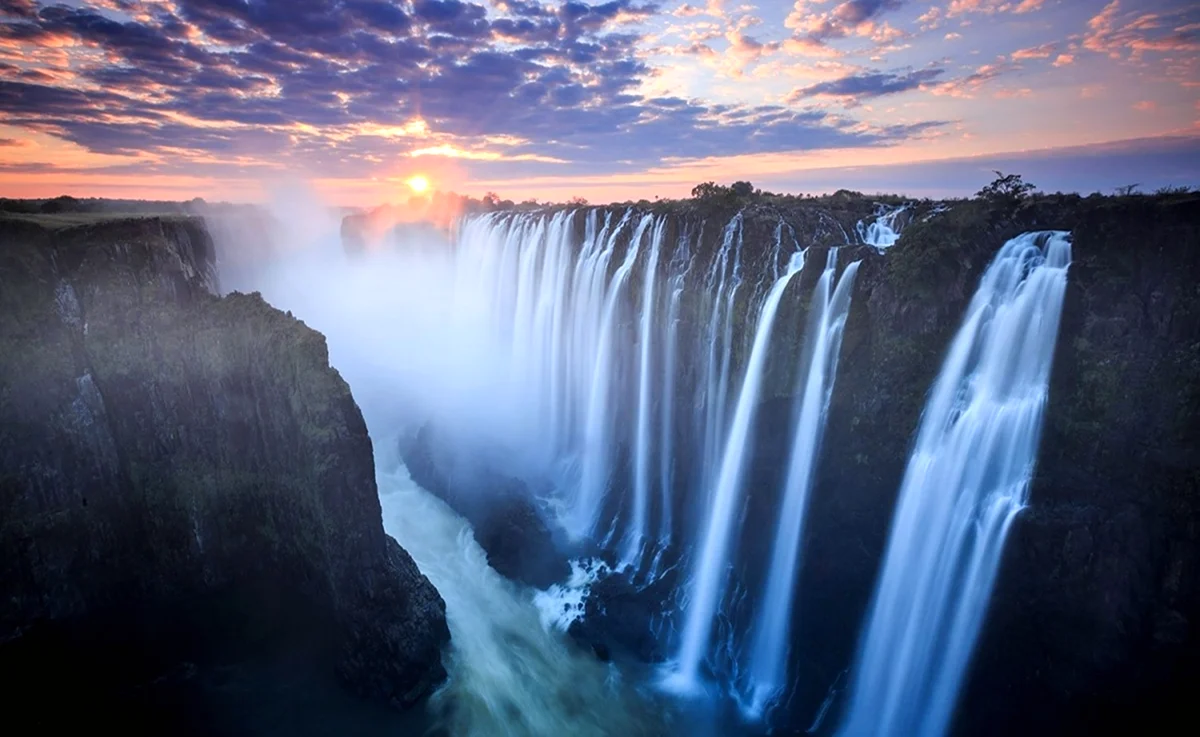 Водопад Виктория на реке Замбези. Красивая картинка