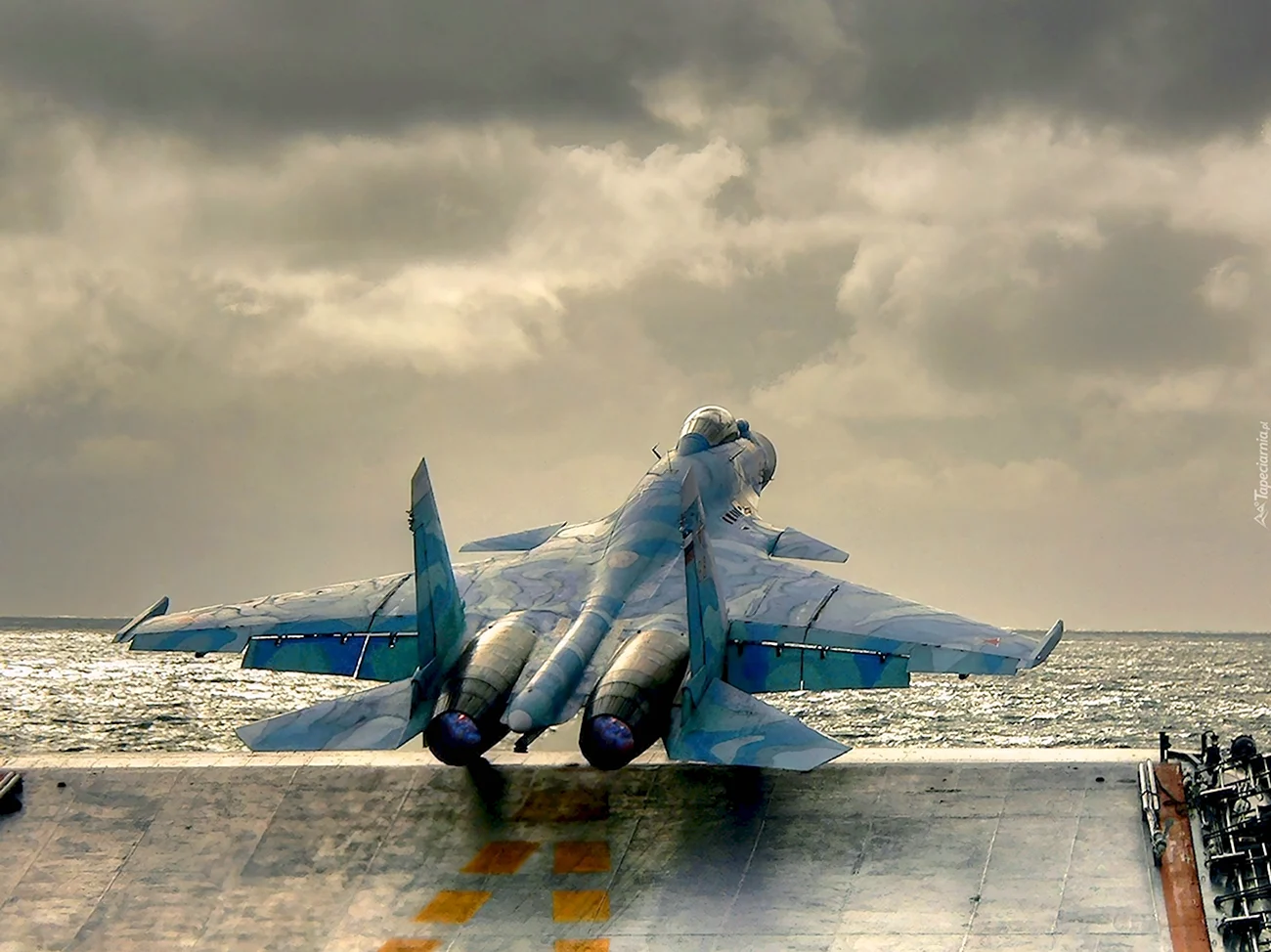 Взлет Су 33 с палубы Кузнецова. Поздравление