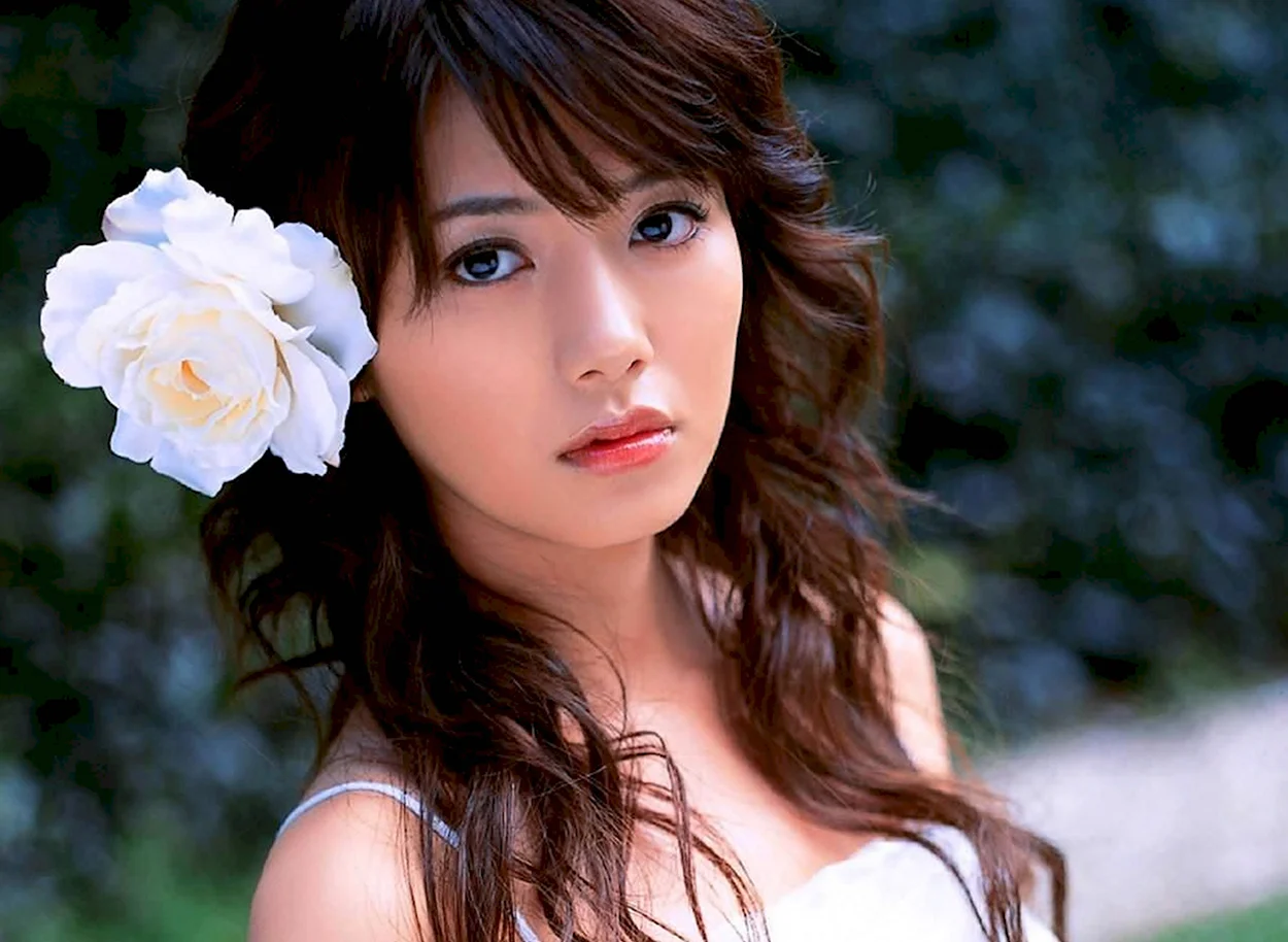 Yu Hasebe. Красивая девушка