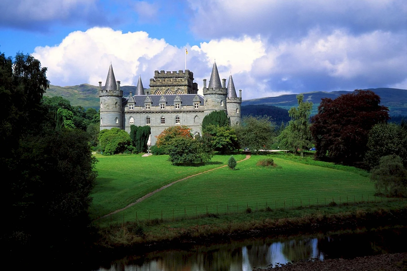 Замок Инверари Шотландия. Картинка