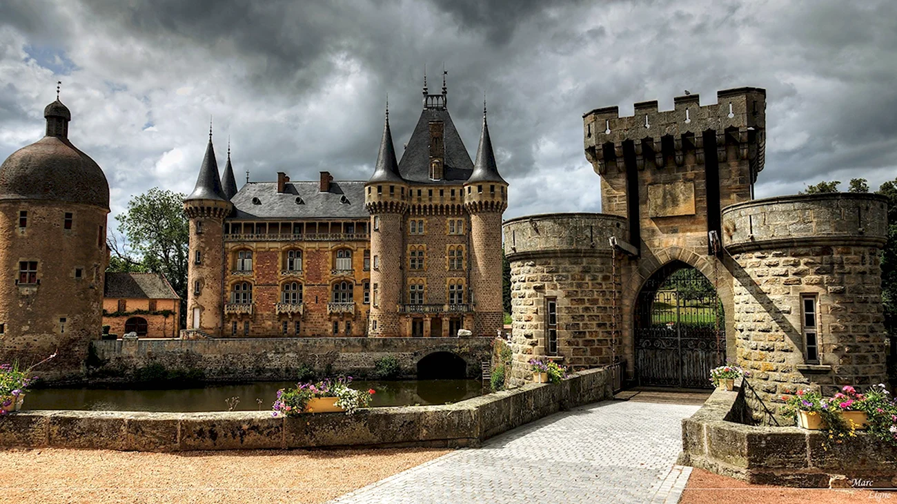 Замок ла Клейет Франция. Картинка