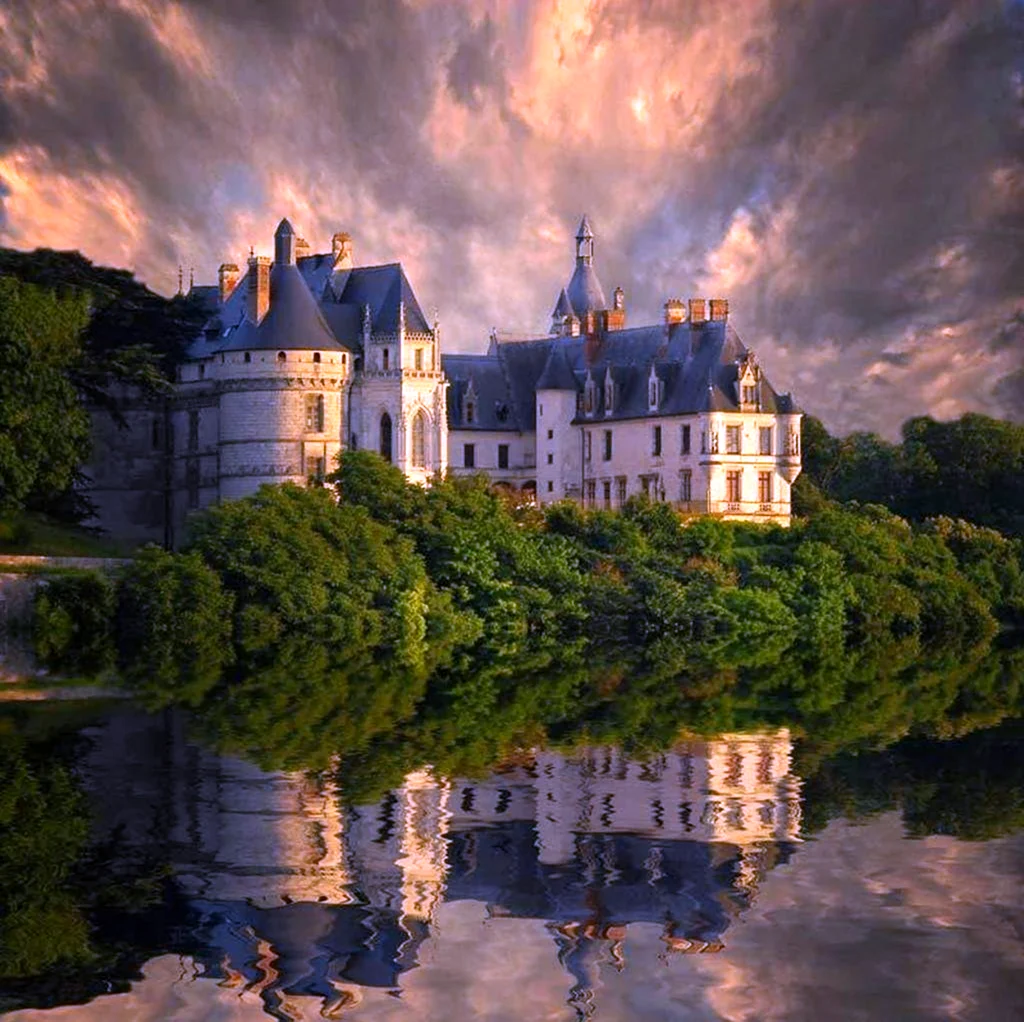 Замок Сюлли Франция. Картинка