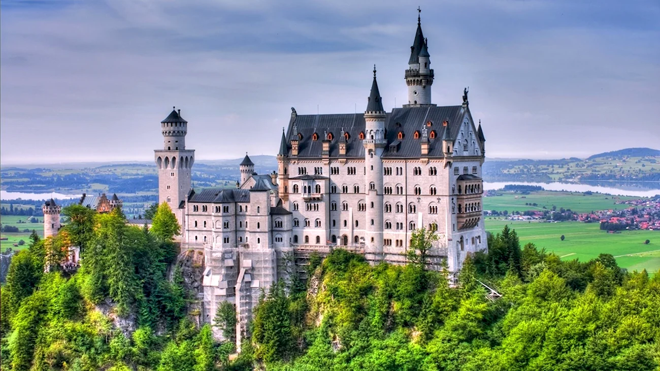 Замок в Баварии Нойшванштайн. Картинка
